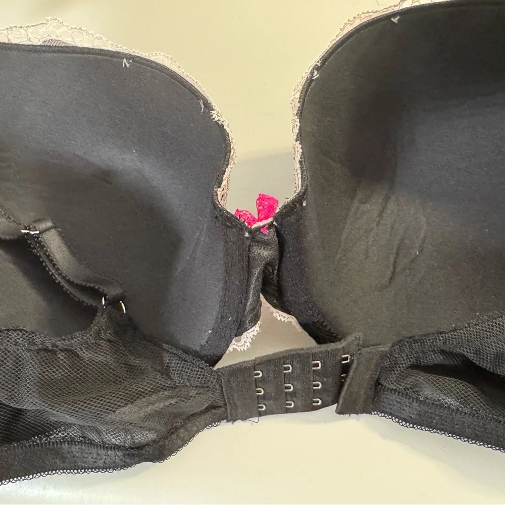Victoria's Secret Black and Pink Lace Bra - Picture 3 of 7